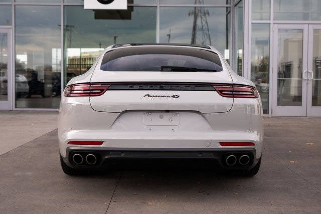 2018 Porsche Panamera 4S Image 7 of 37