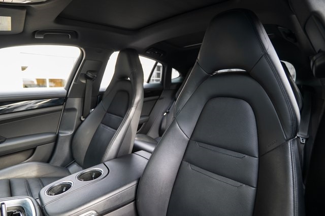 2018 Porsche Panamera 4S Image 13 of 37