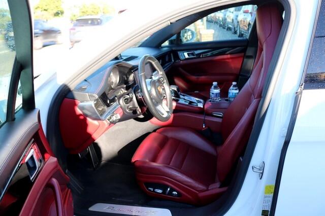 Vehicle image 7 of 24
