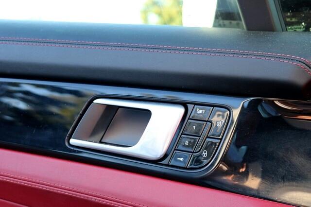 Vehicle image 22 of 24