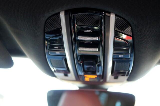 Vehicle image 18 of 24
