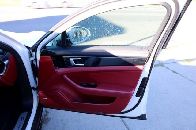 Vehicle image 9 of 24