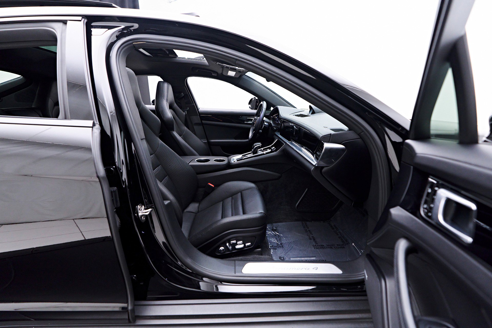 Vehicle image 31 of 94