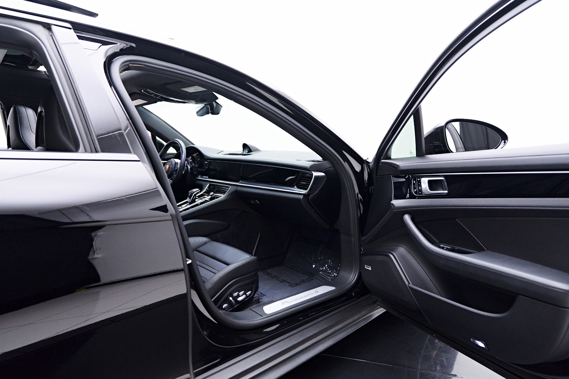 Vehicle image 30 of 94