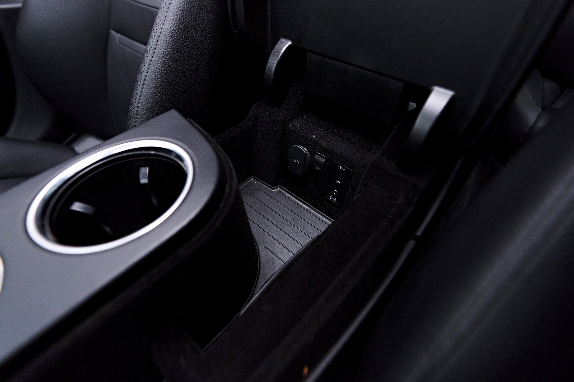 Vehicle image 77 of 94