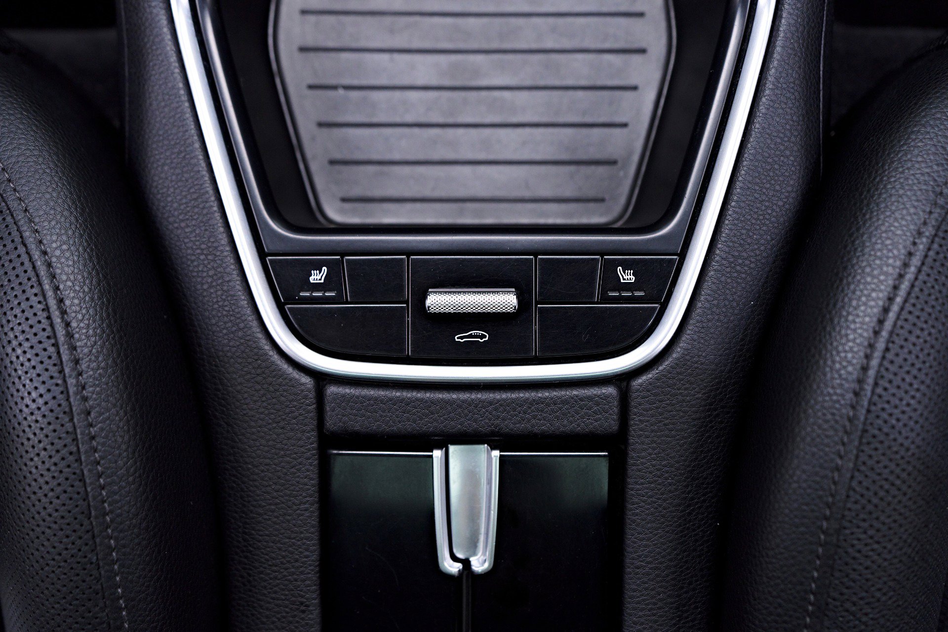 Vehicle image 58 of 94