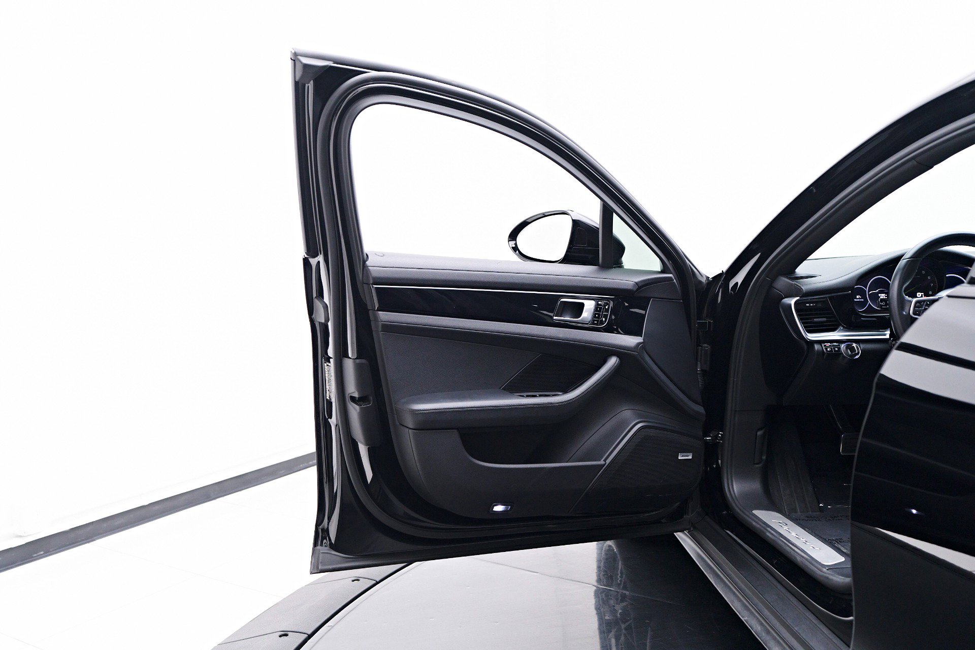 Vehicle image 36 of 94