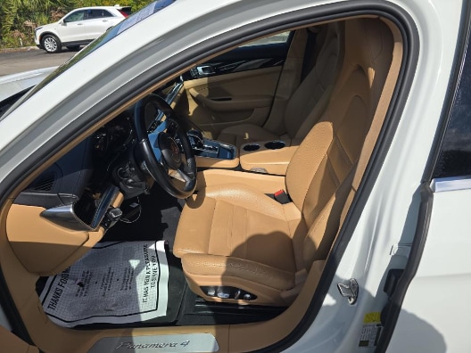 Vehicle image 4 of 5