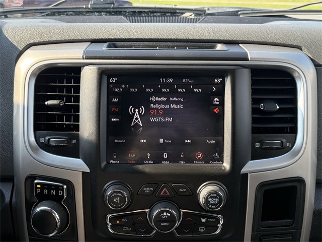 Vehicle image 18 of 28