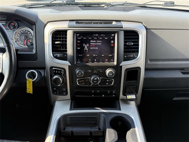 Vehicle image 24 of 28