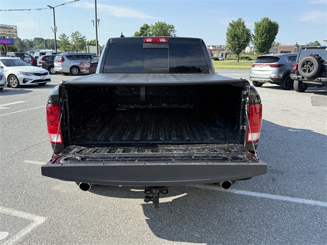 Vehicle image 10 of 28
