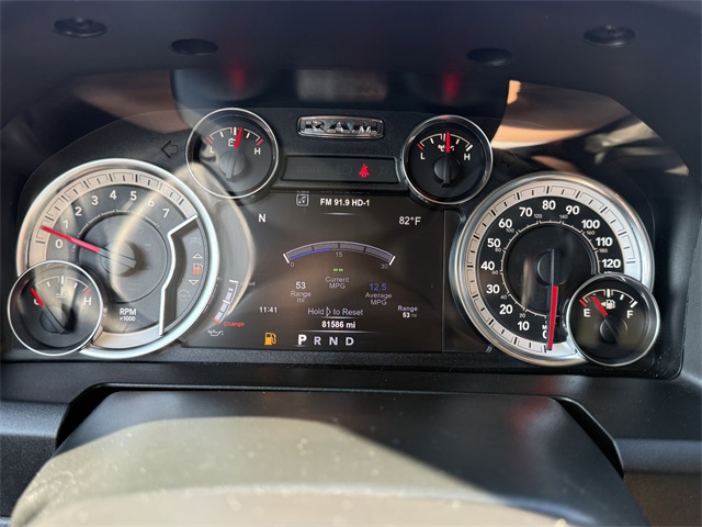 Vehicle image 16 of 28