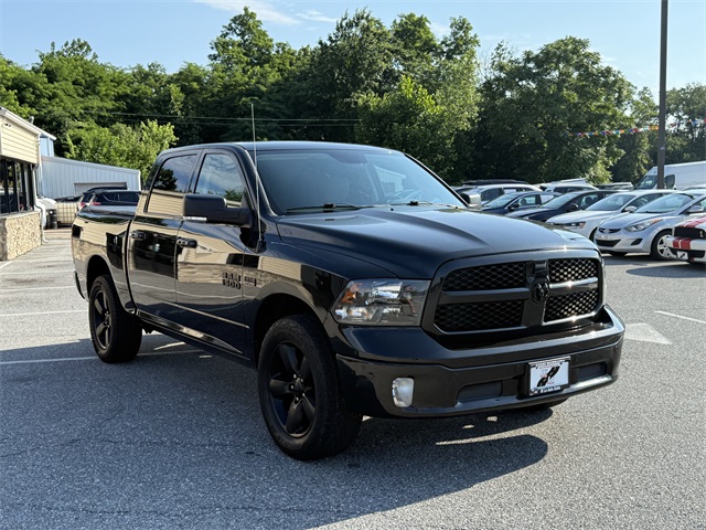 Vehicle image 3 of 28