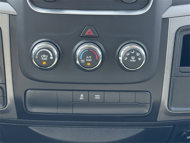 Vehicle image 21 of 24