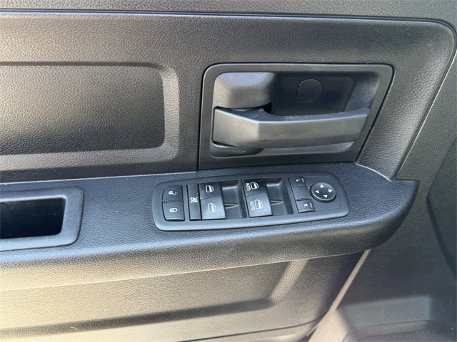 Vehicle image 23 of 24