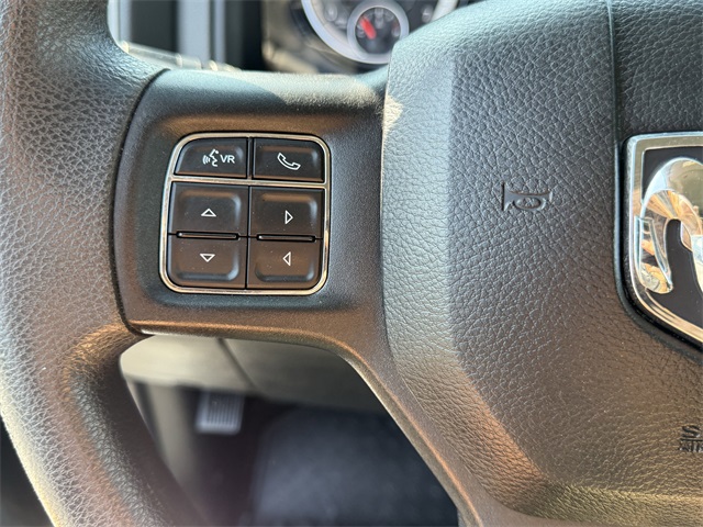 Vehicle image 18 of 24