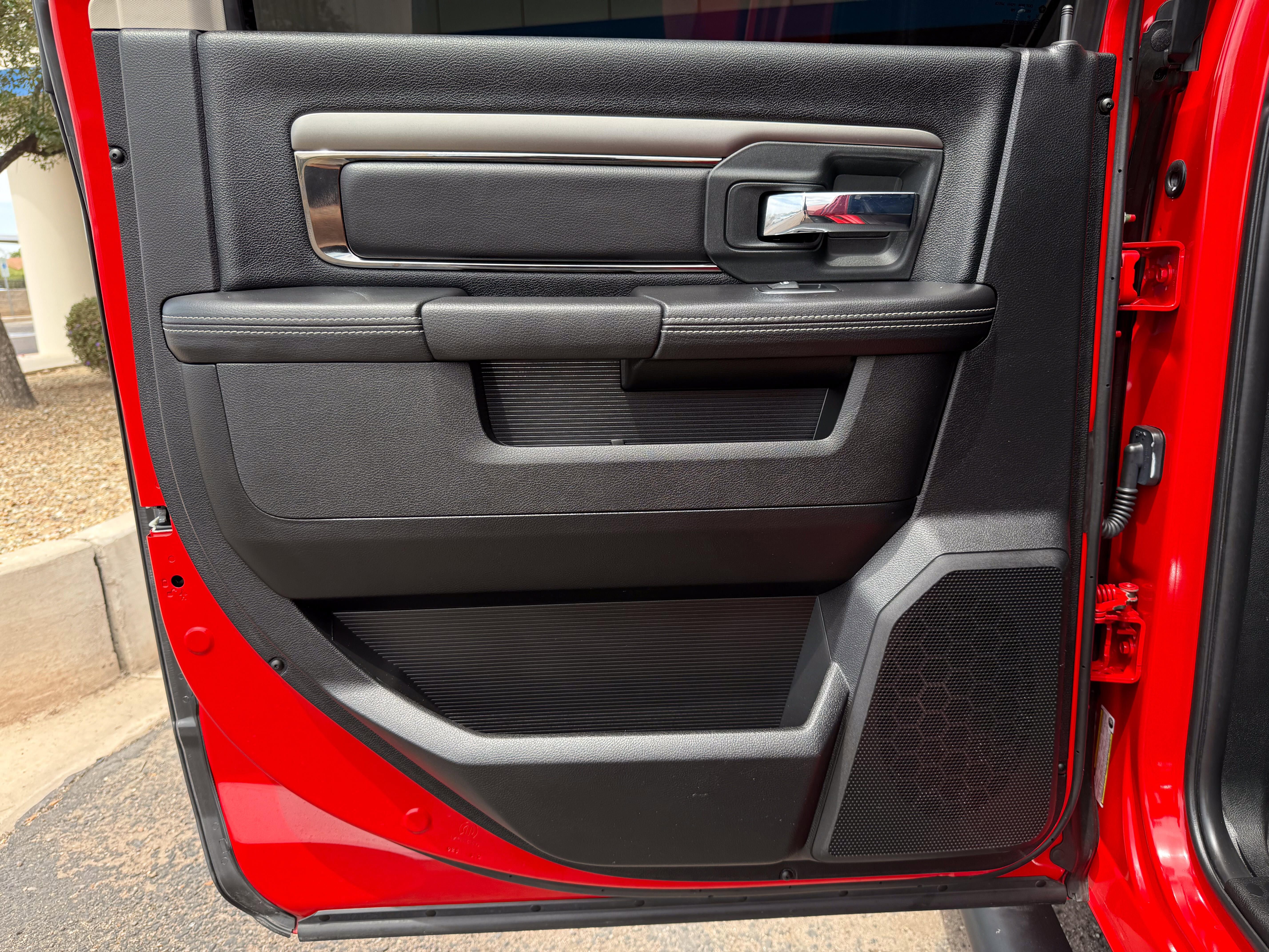 Vehicle image 21 of 37