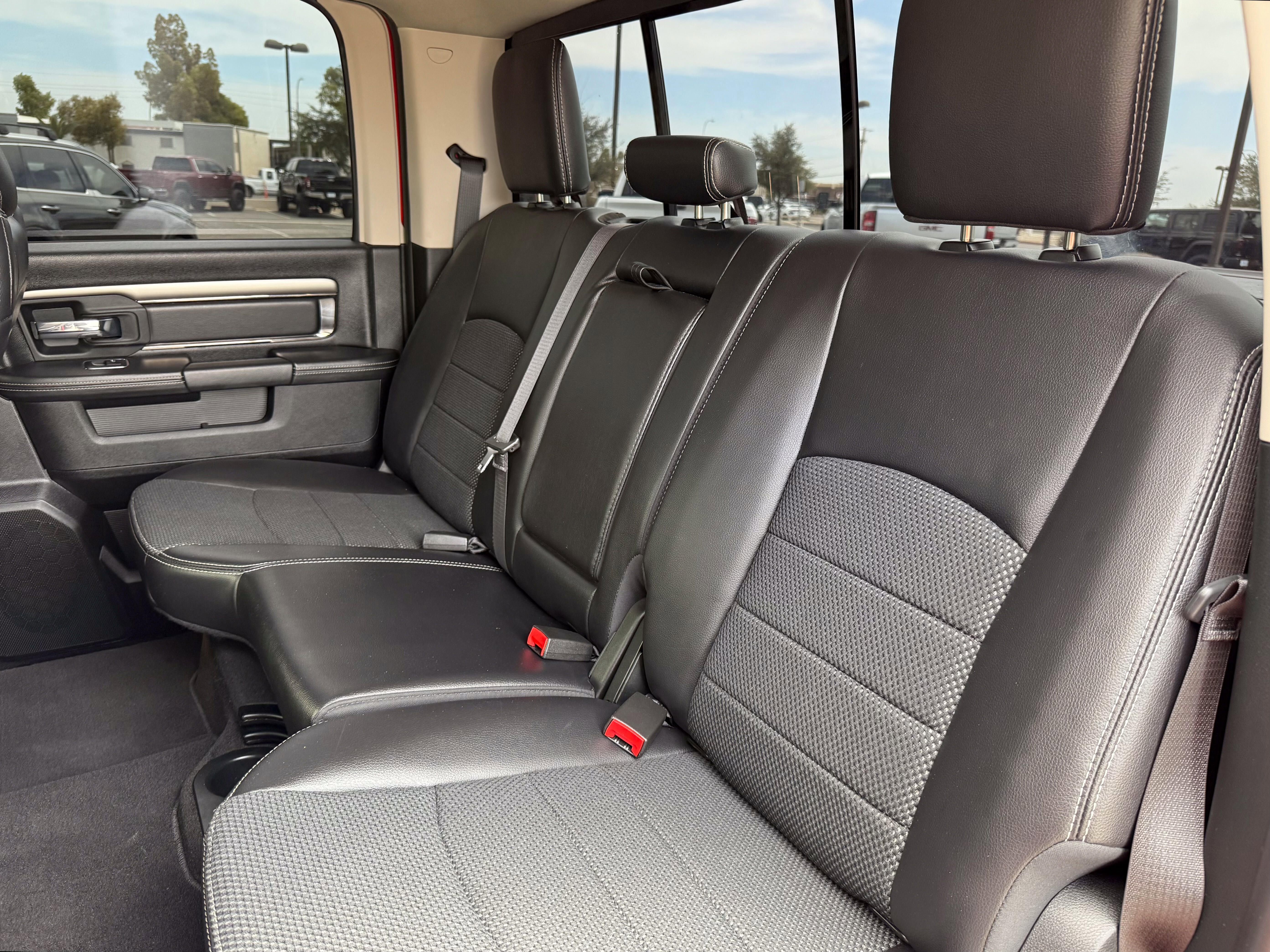 Vehicle image 24 of 37