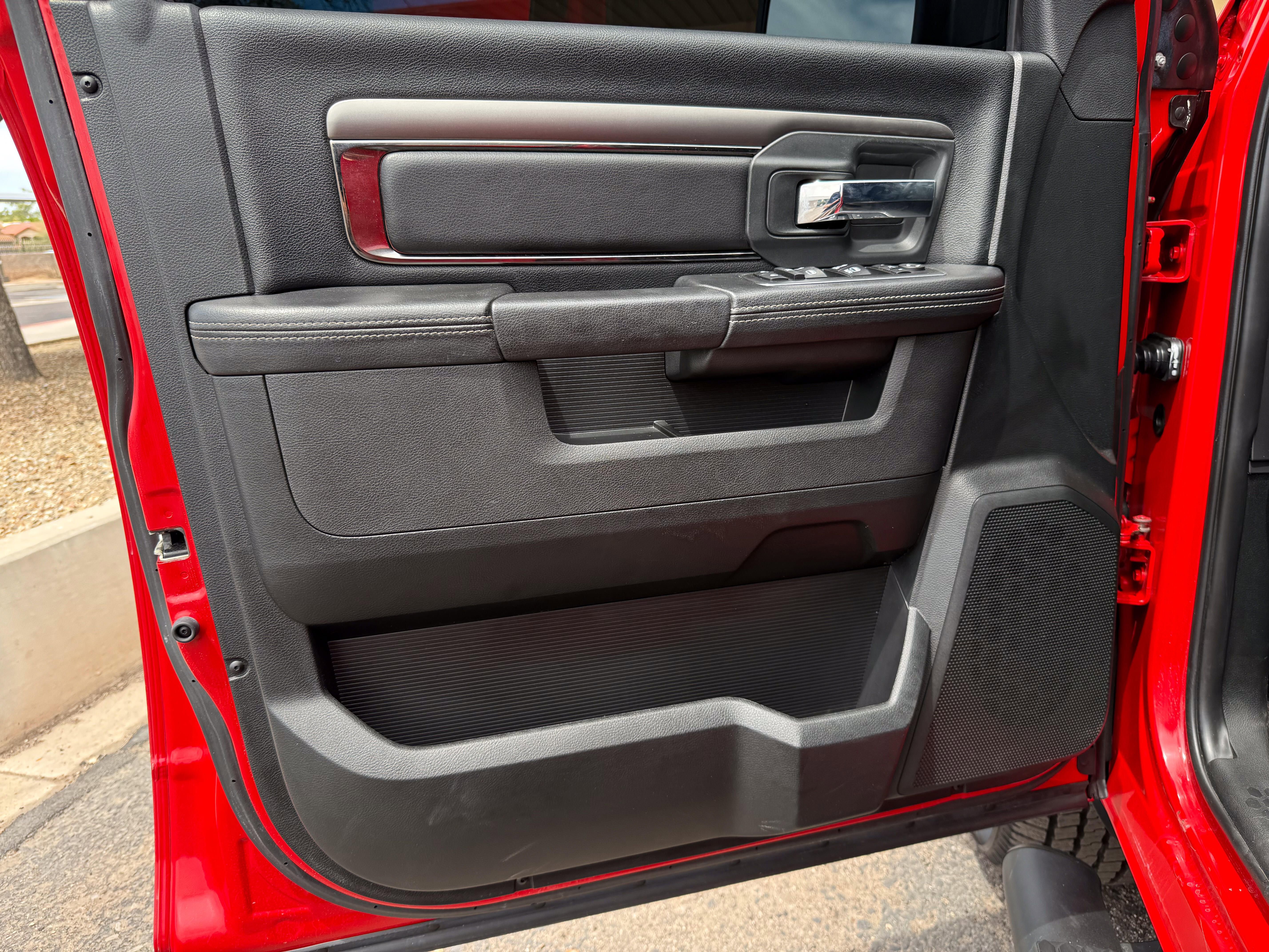 Vehicle image 17 of 37