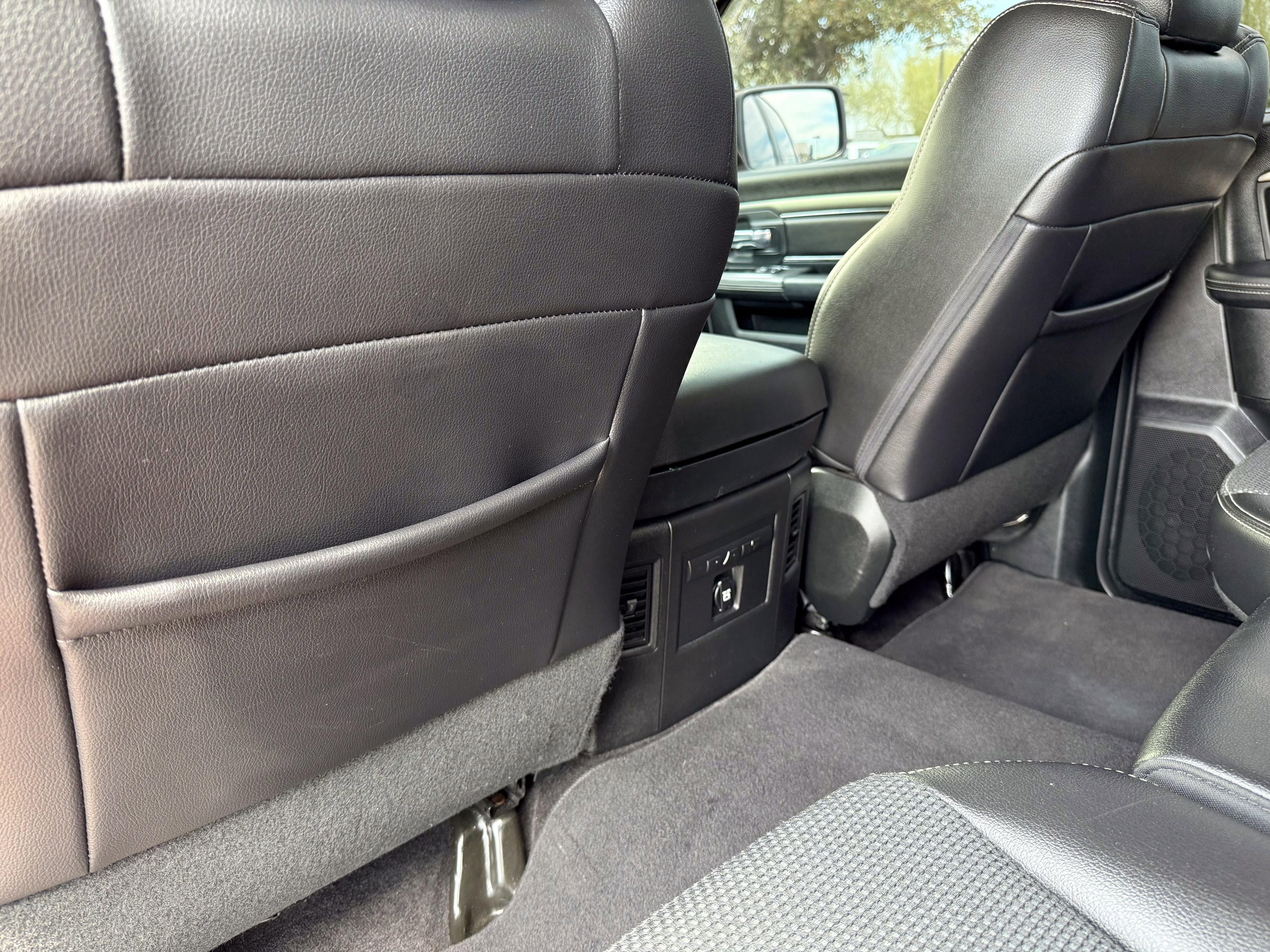 Vehicle image 23 of 37