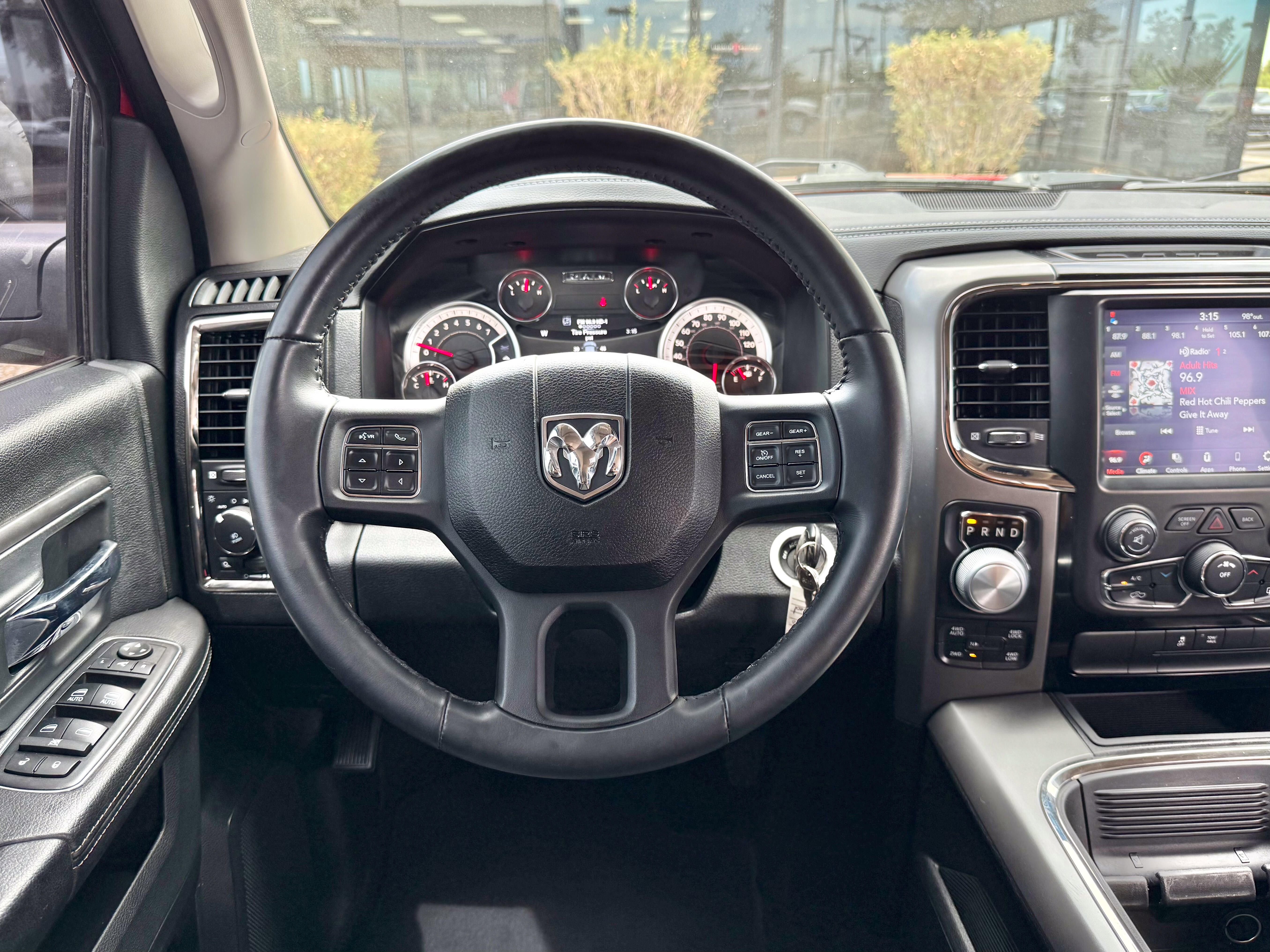Vehicle image 34 of 37
