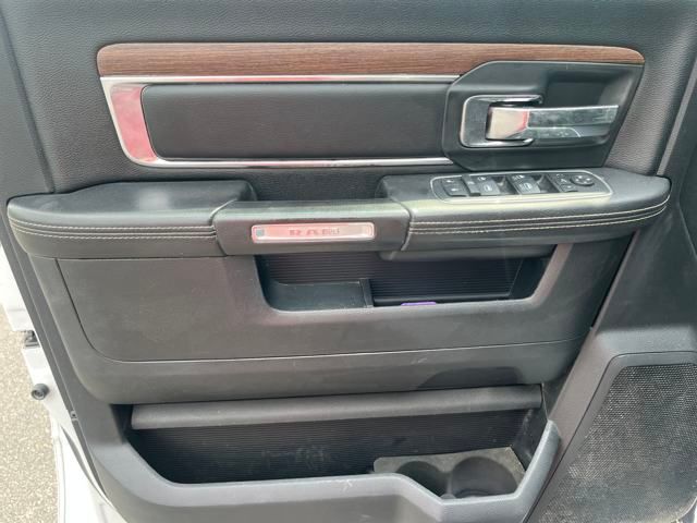 Vehicle image 10 of 33
