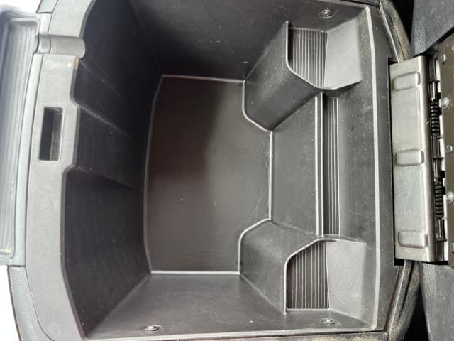 Vehicle image 24 of 33