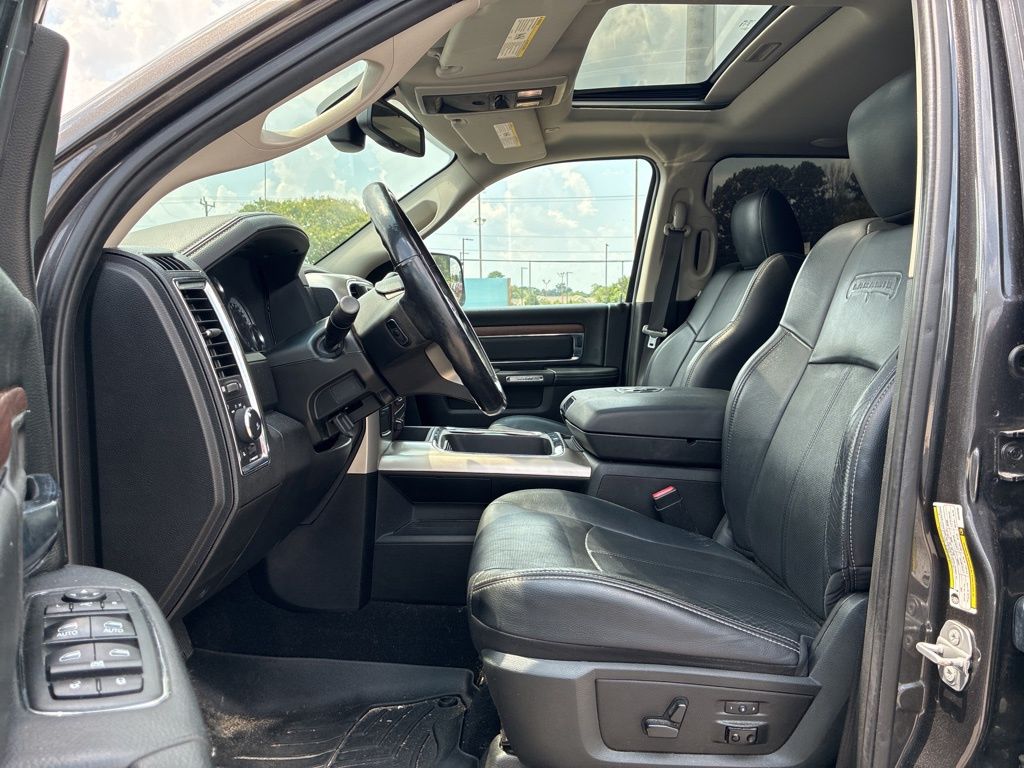 Vehicle image 22 of 49