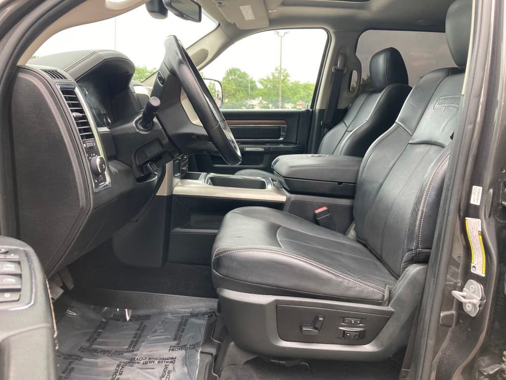 Vehicle image 21 of 49