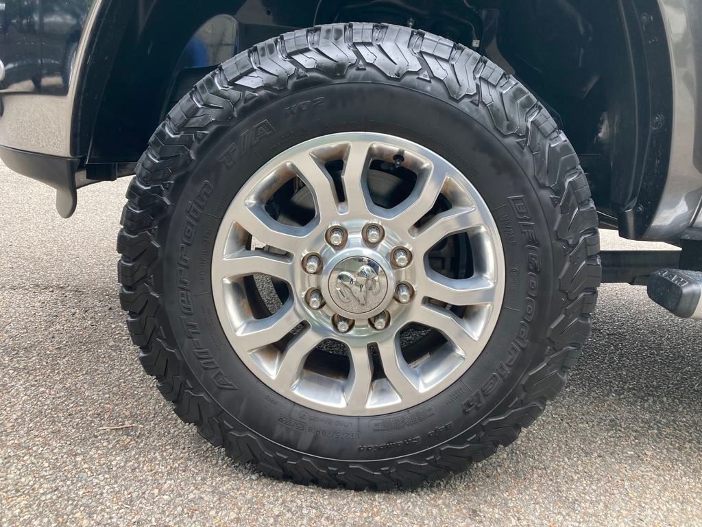 Vehicle image 18 of 49