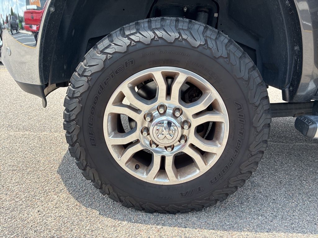 Vehicle image 19 of 49