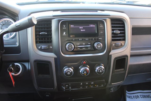 Vehicle image 18 of 31