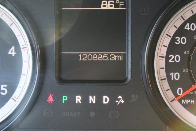 Vehicle image 16 of 31