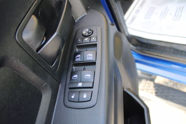 Vehicle image 21 of 31