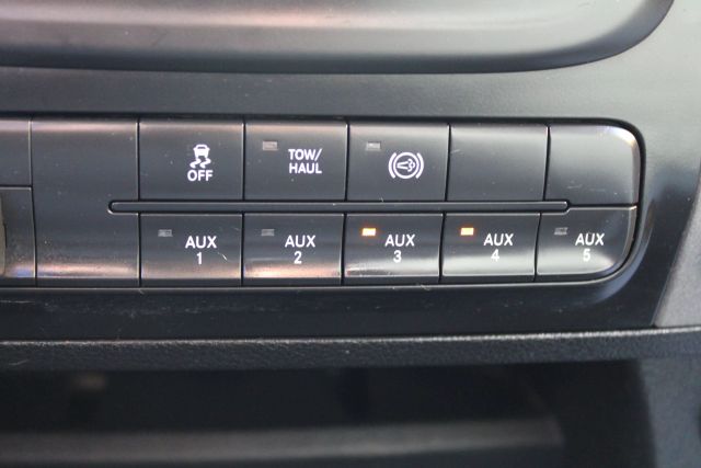 Vehicle image 19 of 31