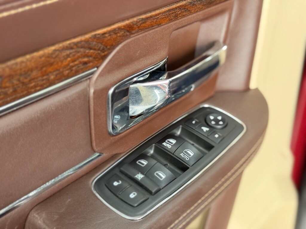 Vehicle image 21 of 61