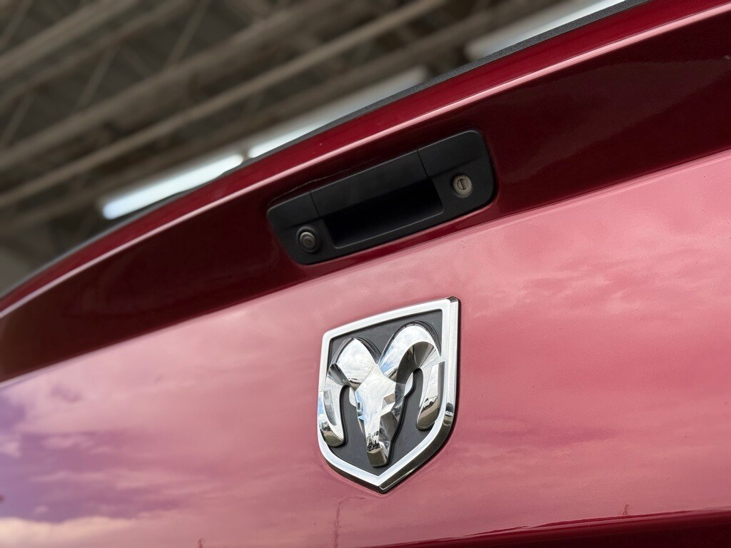 Vehicle image 14 of 61
