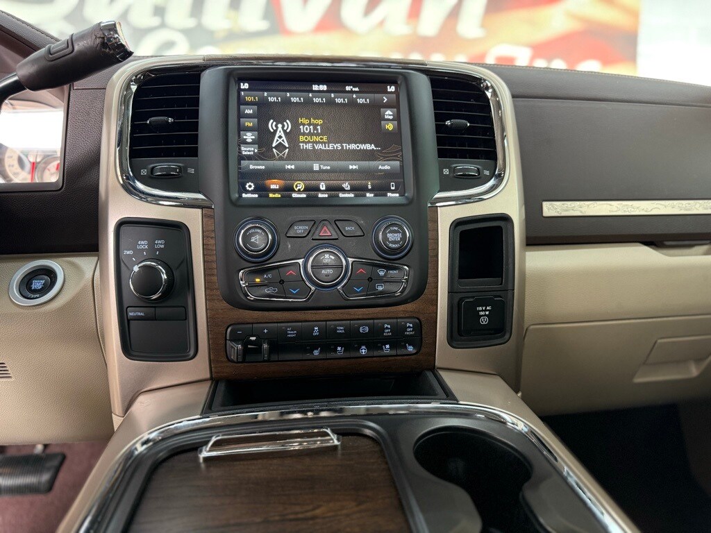 Vehicle image 32 of 61