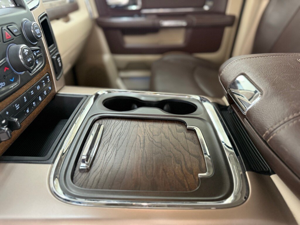 Vehicle image 36 of 61