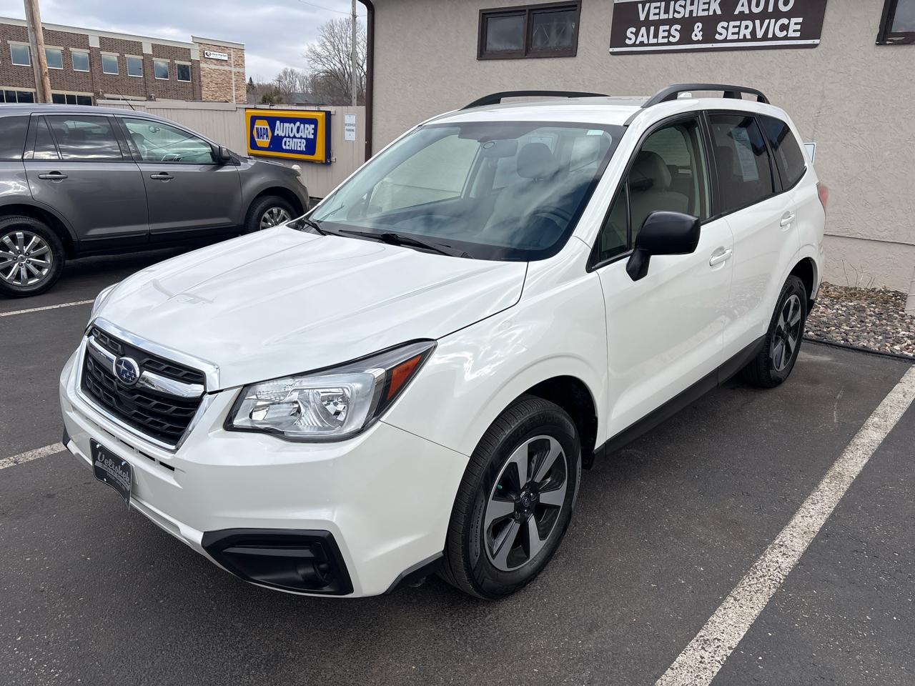 2018 Subaru Forester Base Image 1 of 29