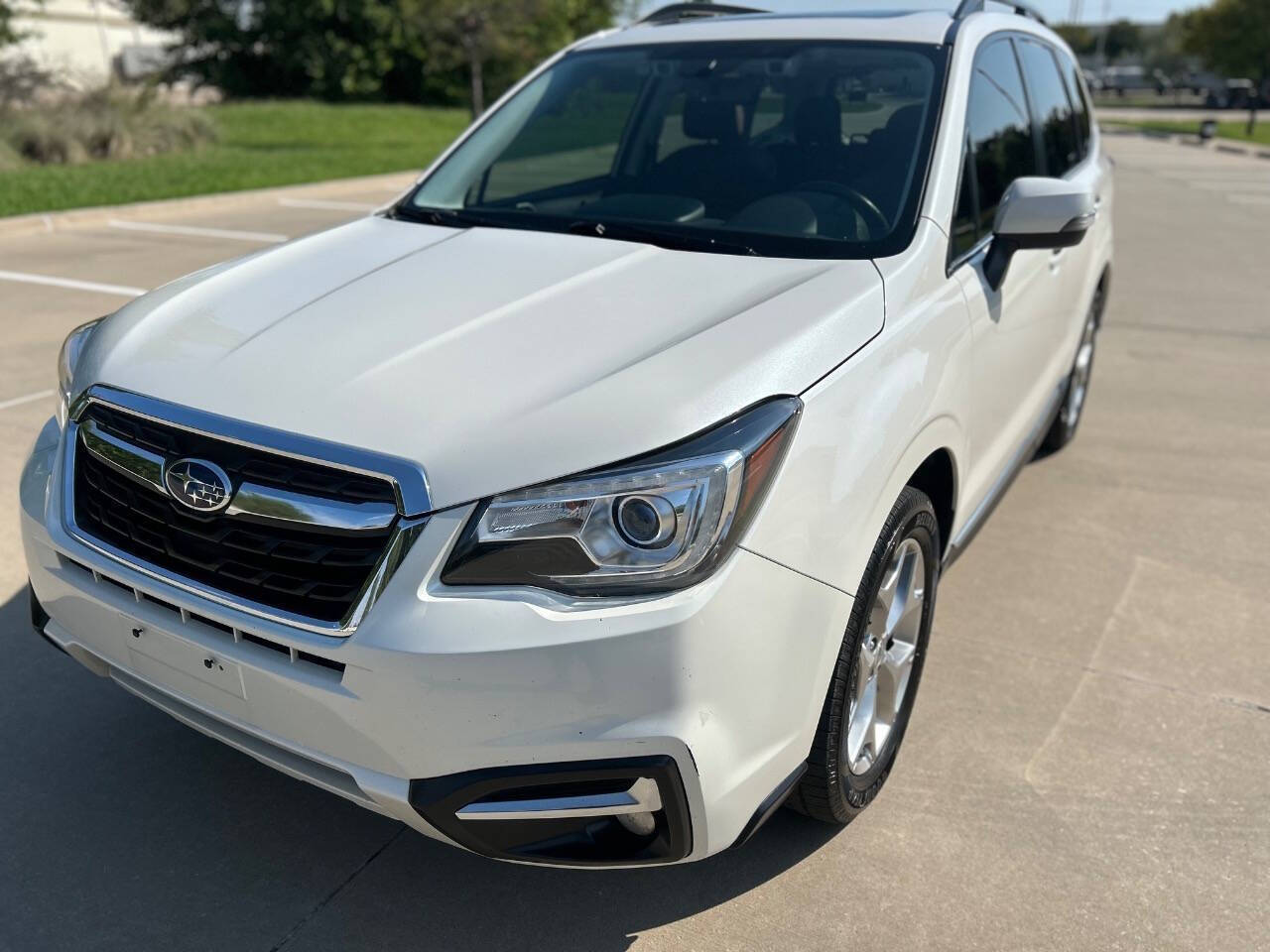 2018 Subaru Forester Touring Image 1 of 28