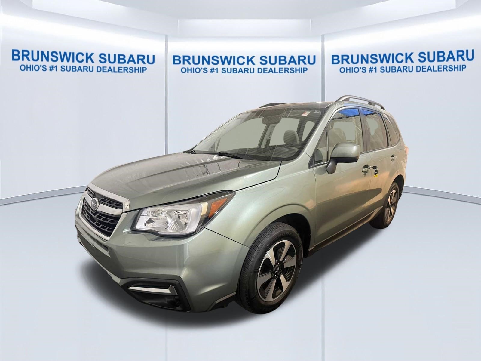 2018 Subaru Forester Premium Image 2 of 33