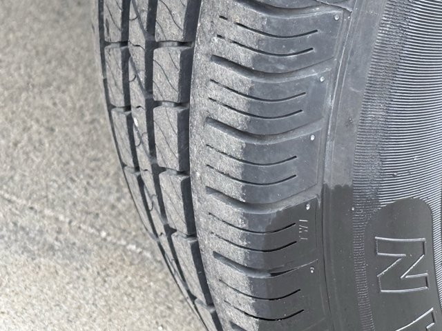 Vehicle image 33 of 41