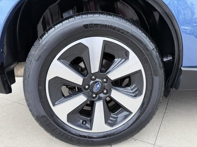 Vehicle image 37 of 41
