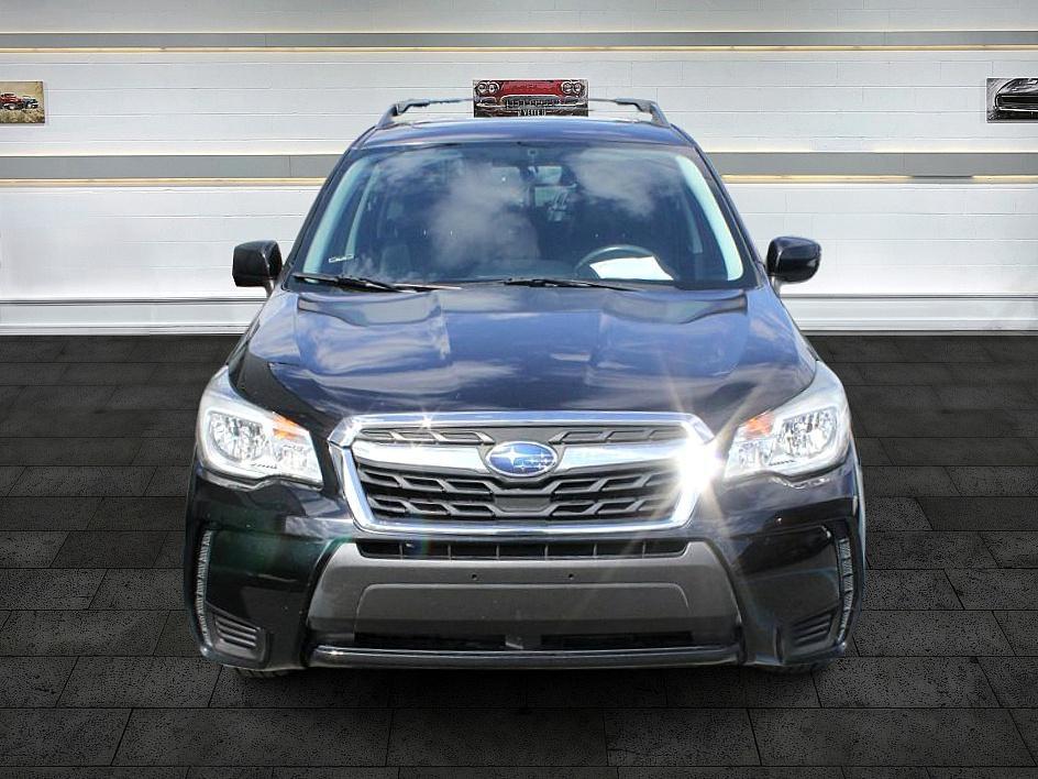 2018 Subaru Forester Premium Image 2 of 25