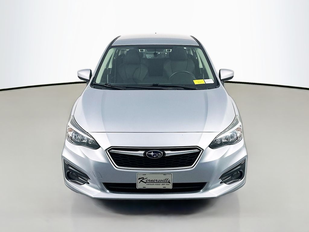 2018 Subaru Impreza Premium Image 2 of 36