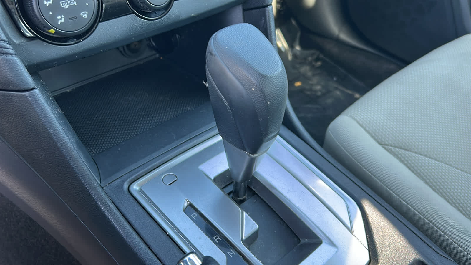 Vehicle image 21 of 30