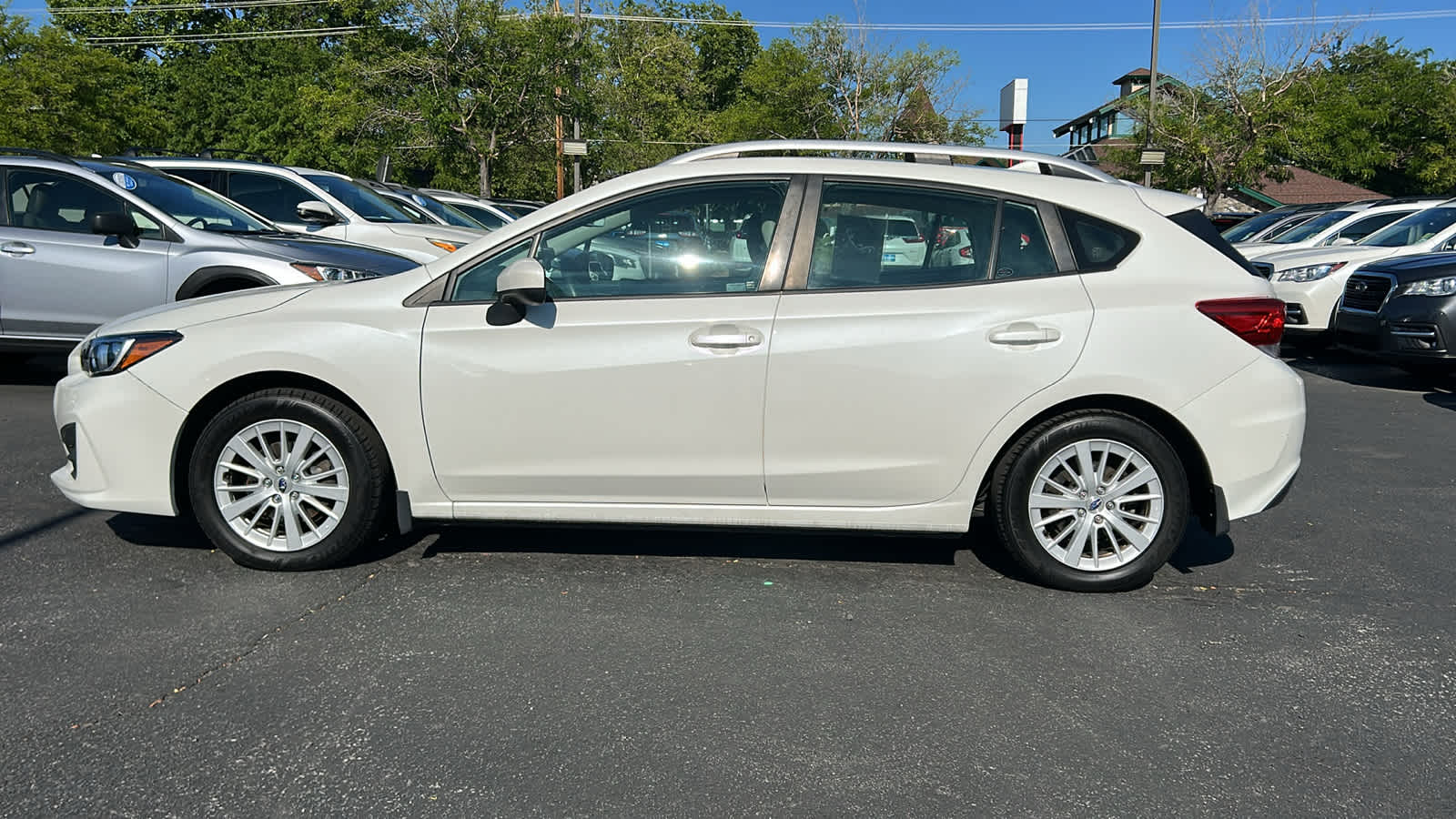 Vehicle image 8 of 30