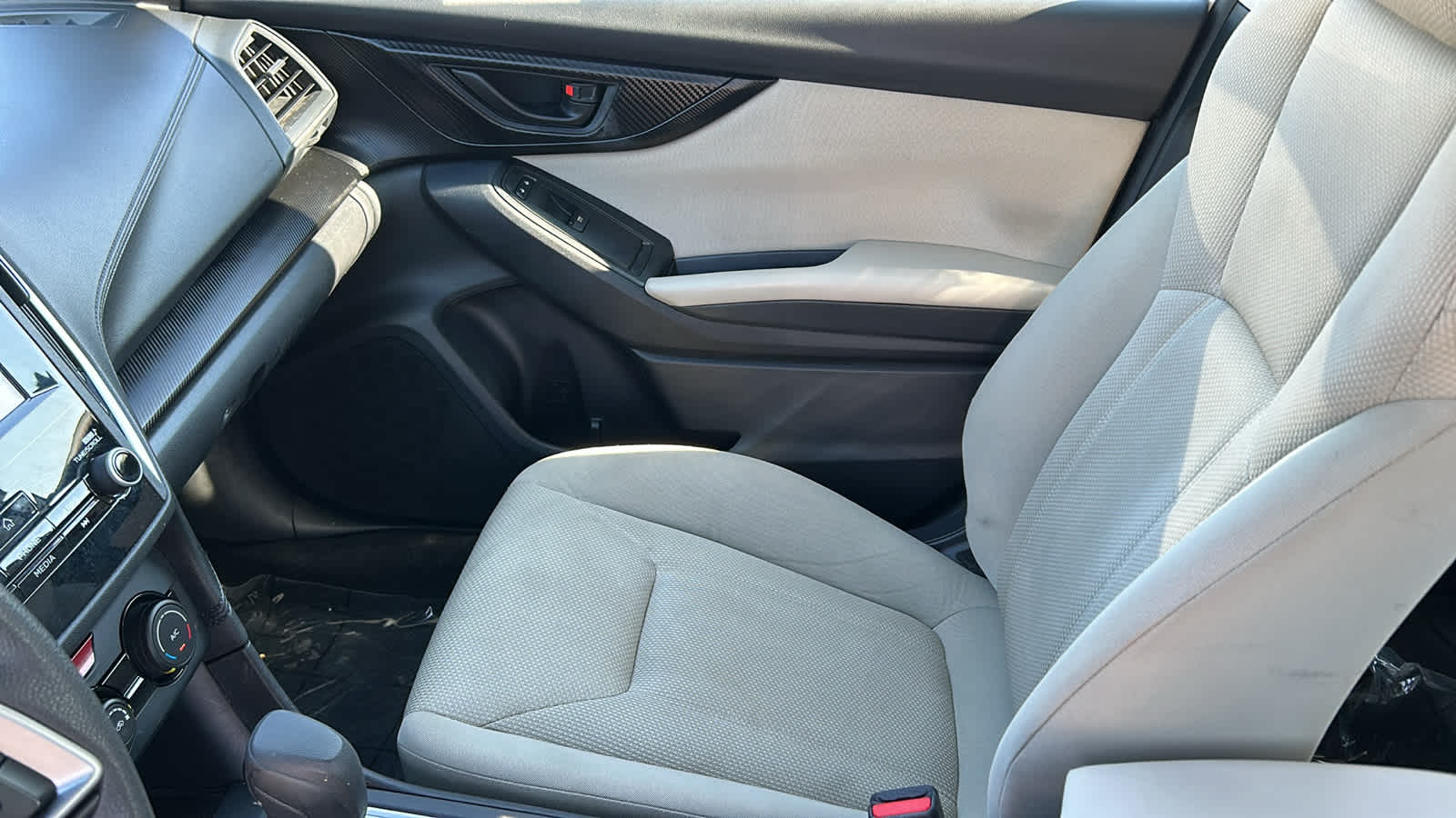 Vehicle image 14 of 30