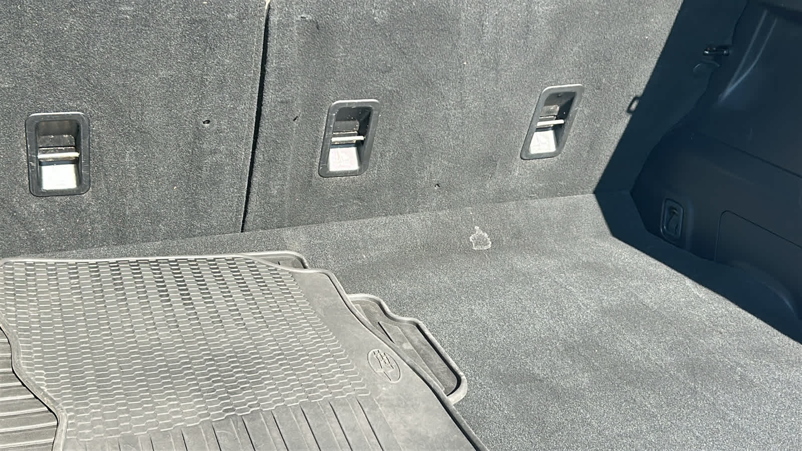 Vehicle image 10 of 30